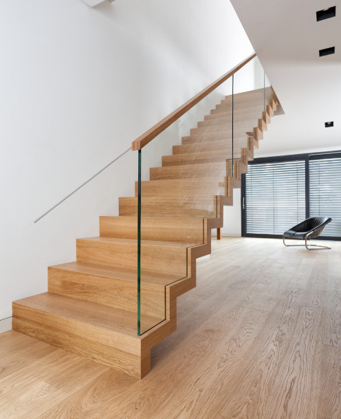 Faltwerktreppe mit Glasbrüstung