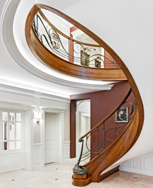 Jugendsstil Betontreppe mit Holzverkleidung
