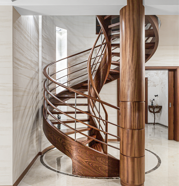 Wendeltreppe aus Holz