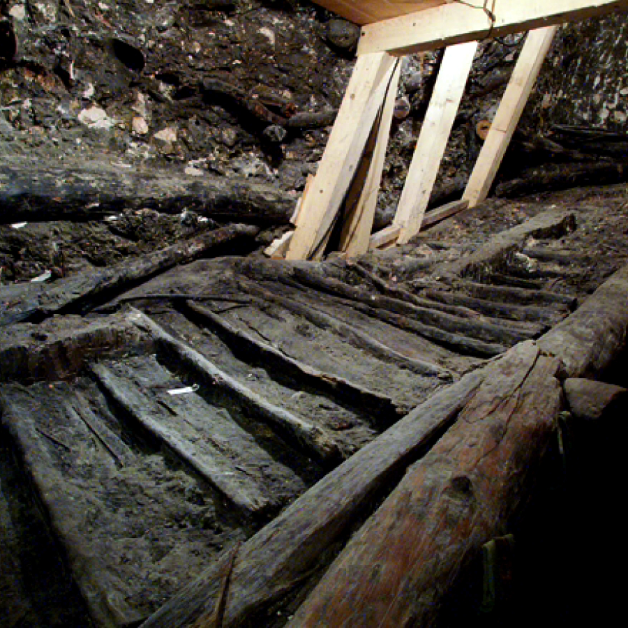 bronzezeitliche stiege aus dem prähistorischen salzbergwerk in hallstatt
