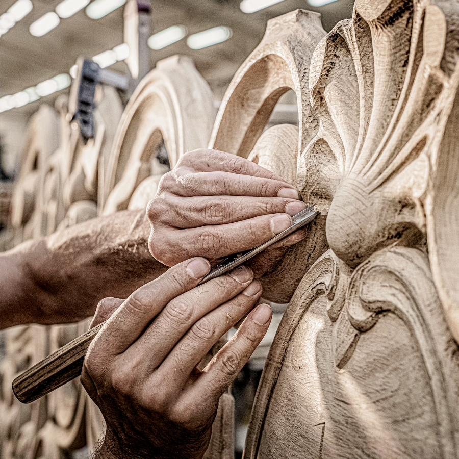 holz schnitzen im treppenbau